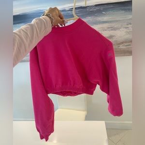 hot pink ALO CROPPED long sleeve!